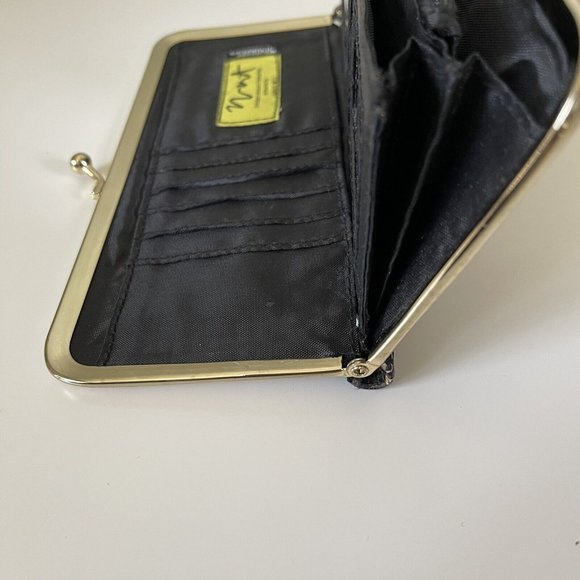 WHATEVER IT TAKES.ORG Kanye West Art Work Kiss Clasp Wallet Organizer Black - Picture 8 of 12